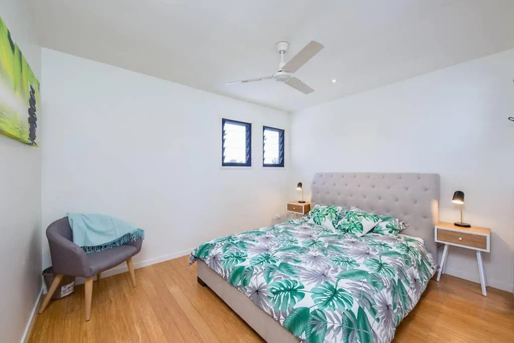 Gold Coast Stunning Waterfront Holiday Retreat Biggera Waters 0*,  Австралия