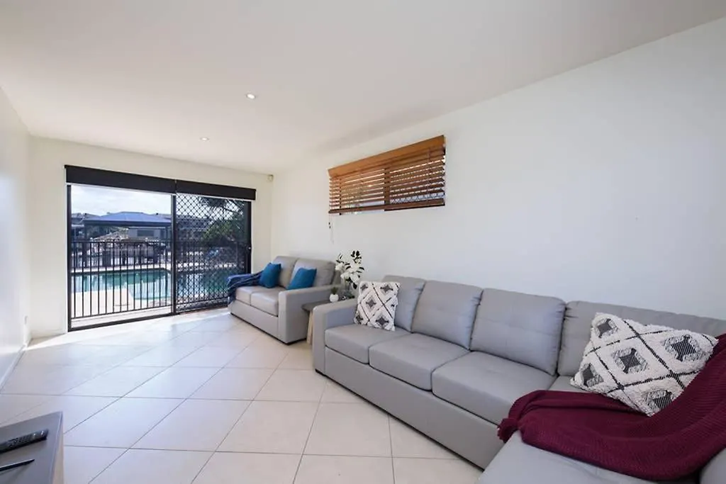Gold Coast Stunning Waterfront Holiday Retreat Biggera Waters 0*,  Австралия